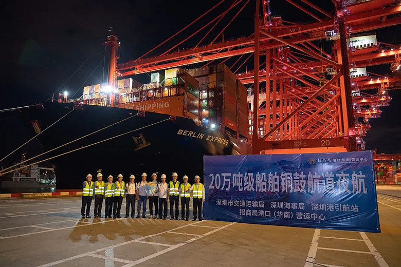 深圳港铜鼓航道成功实现20万吨级船舶夜航试运行