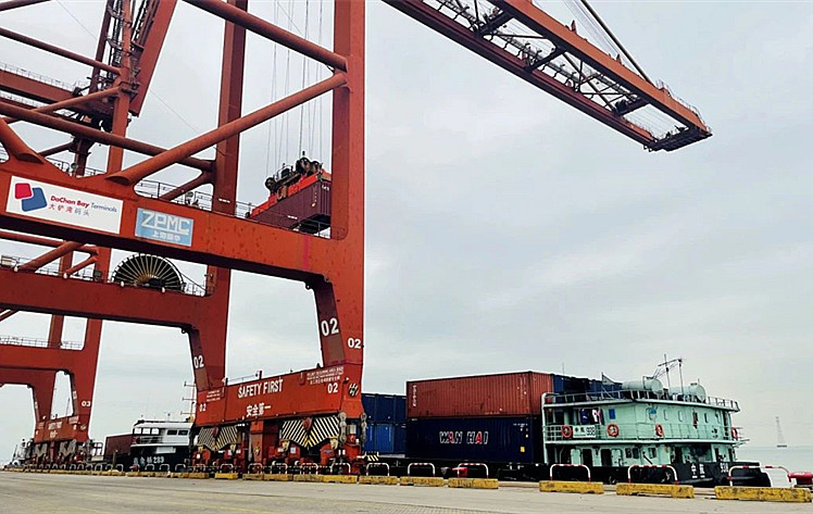 大铲湾码头正式开展内外贸同船业务